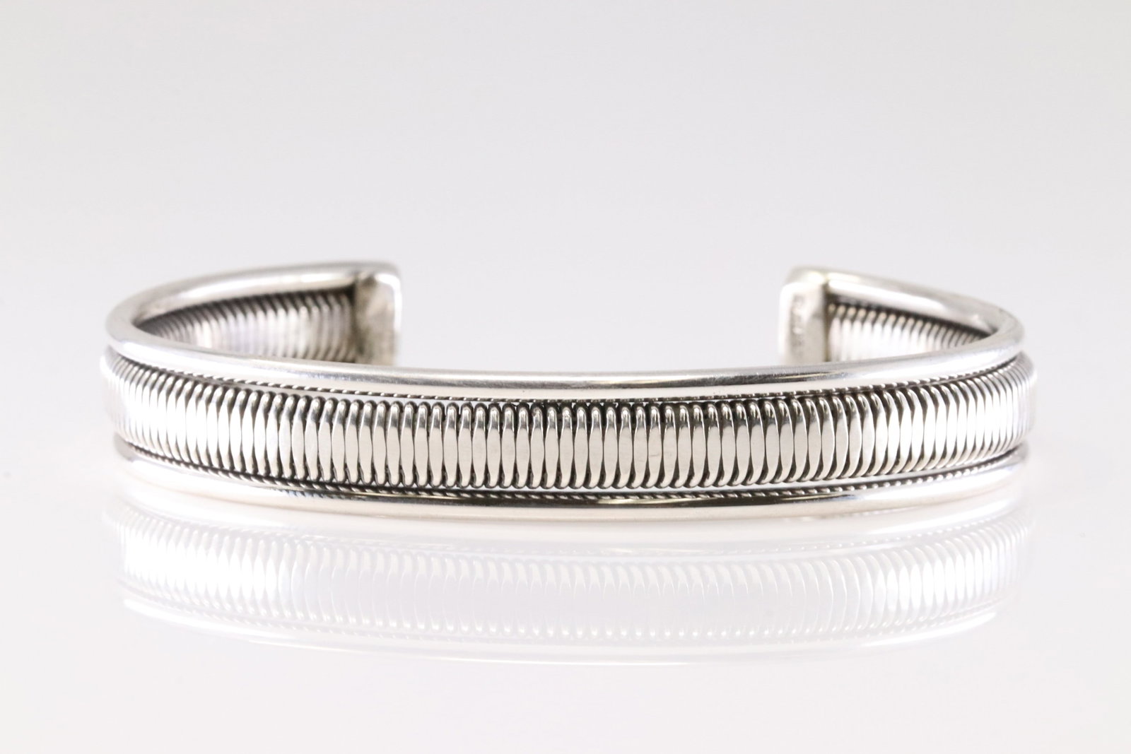 Native America Navajo Sterling Silver Solid Bracelet Cuff By Elaine Tahe.: This is a Native America Navajo Sterling Silver Solid Bracelet Cuff By Elaine Tahe.