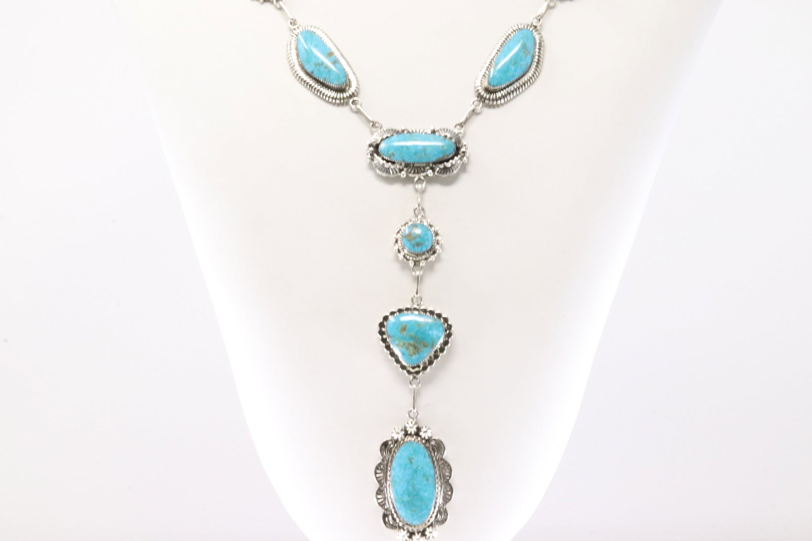 Native America Navajo Sterling Silver Turquoise Necklace By Leroy Silversmith.: This is a Native America Navajo Sterling Silver Turquoise Necklace By Leroy Silversmith. Necklace length: 26.00"