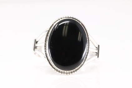 Native America Navajo Sterling Silver Black Onyx Bracelet Cuff By SE.