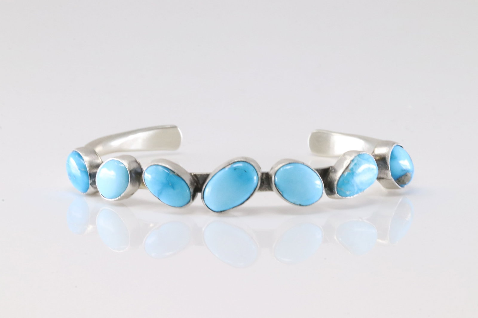 Native America Navajo Sterling Silver Turquoise Bracelet Cuff By Verley Betone.: This is a Native America Navajo Sterling Silver Turquoise Bracelet Cuff By Verley Betone.