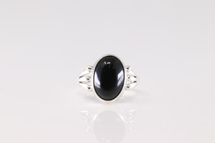 Native America Navajo Sterling Silver Black Onyx Ring By Jerryson Henio.