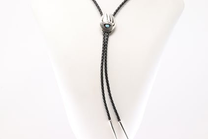 Native America Navajo Sterling Silver Bear Paw Turquoise Bolo Necklace By Ervin Begay.