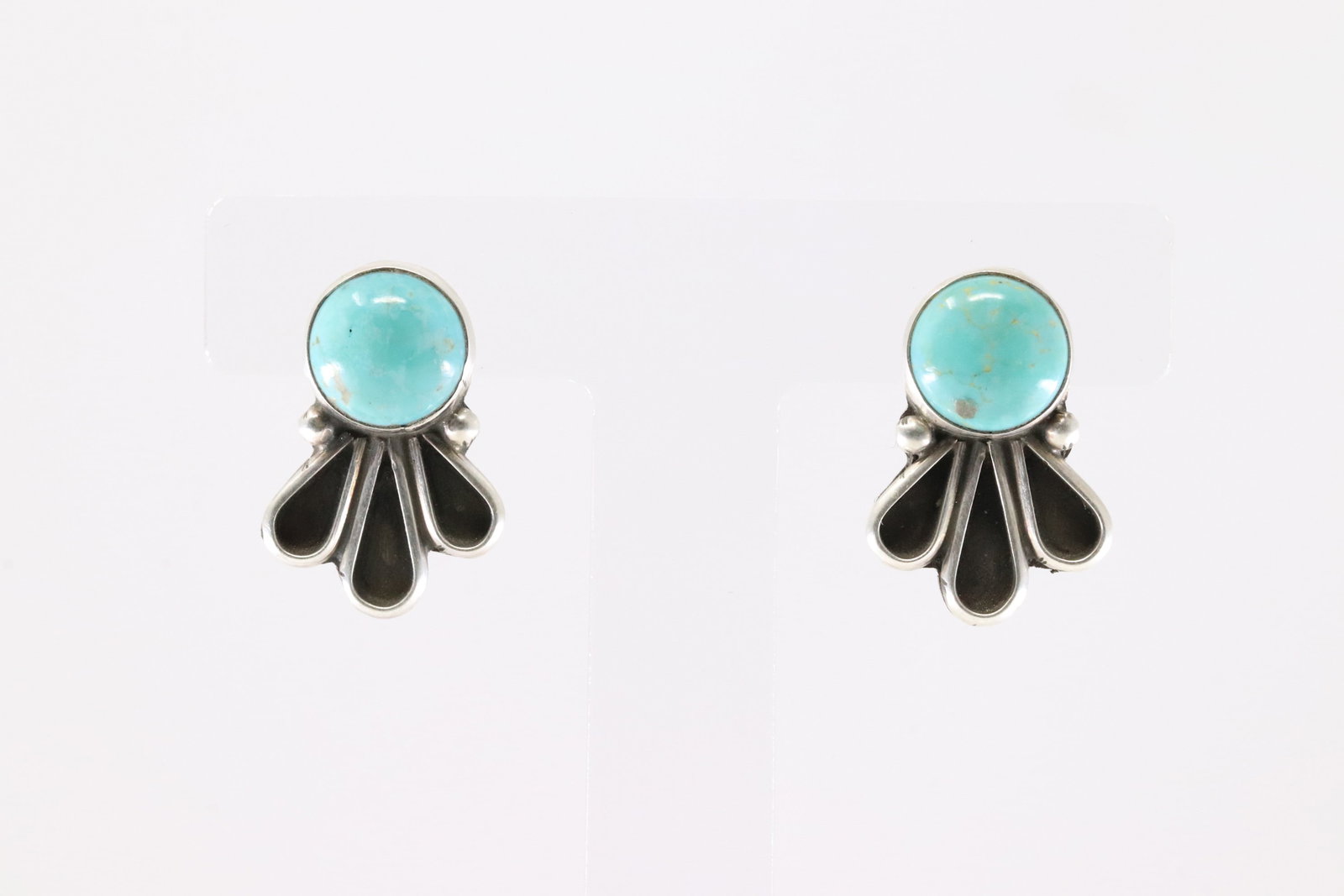 Native America Navajo Sterling Silver Kingman Turquoise Post Earring's By Gerildine James.: This is a Native America Navajo Sterling Silver Kingman Turquoise Post Earring's By Gerildine James.