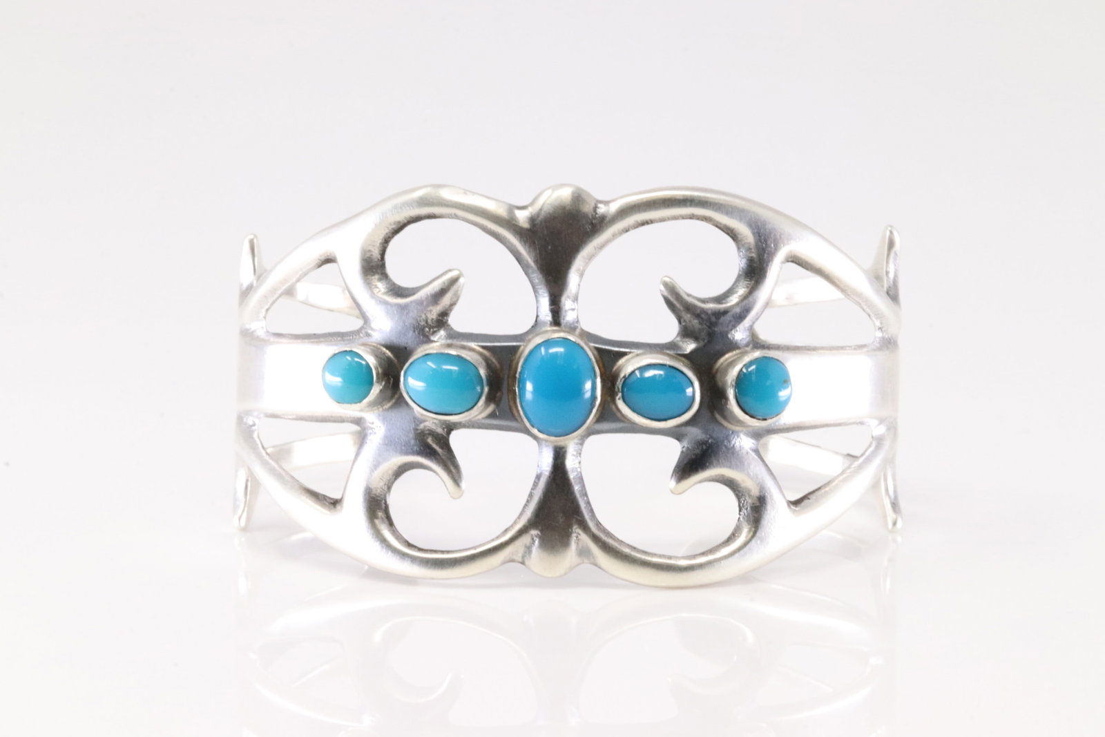 Native American Navajo Sterling Silver Turquoise Bracelet Cuff By Eugene Gruber.: Thisis a Native American Navajo Sterling Silver Turquoise Bracelet Cuff By Eugene Gruber.