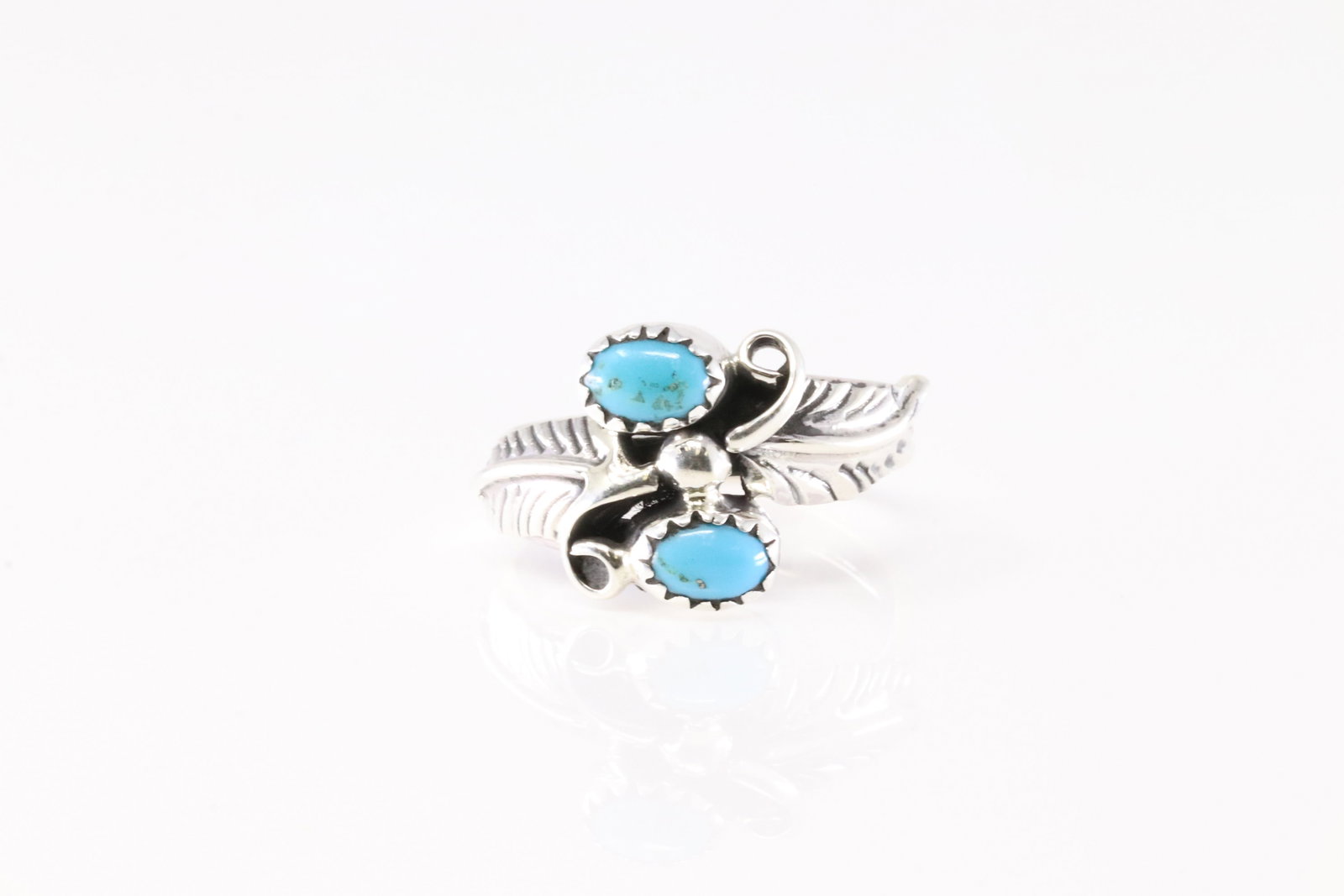 Native America Navajo Sterling Silver Turquoise Ring By Harry B.Yazzie.: This is a Native America Navajo Sterling Silver Turquoise Ring By Harry B.Yazzie. Ring size: 7.25.