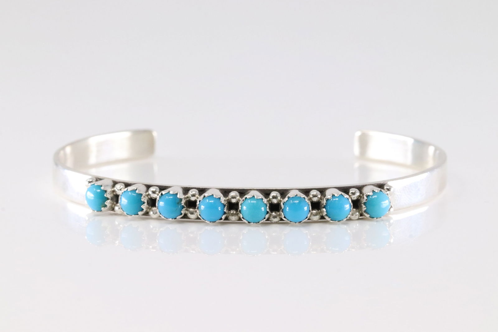 Native America Navajo Sterling Silver Spiny Oyster Bracelet Cuff By GP.SRY.: This is a Native America Navajo Sterling Silver Spiny Oyster Bracelet Cuff By GP.SRY.