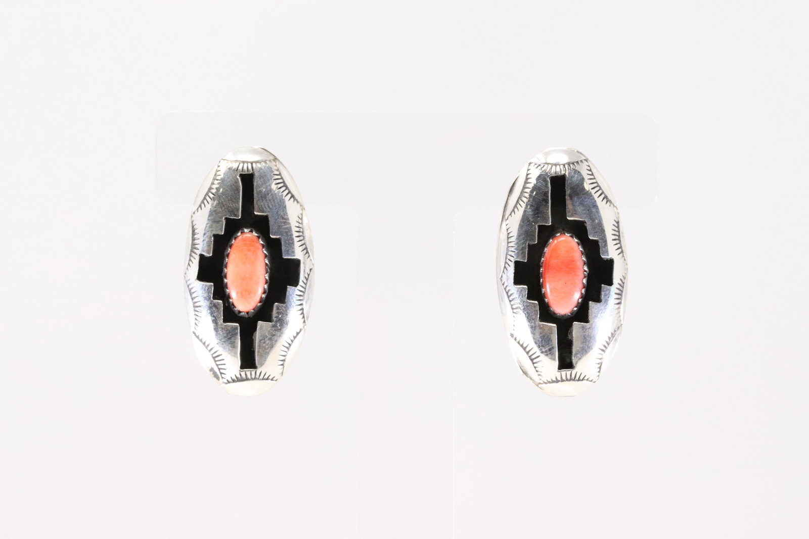 Native America Navajo Sterling Silver Spiny Oyster Post Earring's By Felix Perry.: This is a Native America Navajo Sterling Silver Spiny Oyster Post Earring's By Felix Perry.