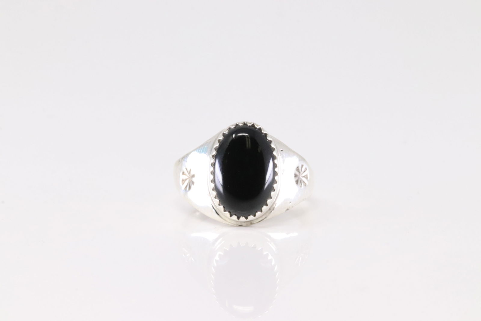 Native America Navajo Sterling Silver Black Onyx Ring By Thomas Johnson. (1 of 4)