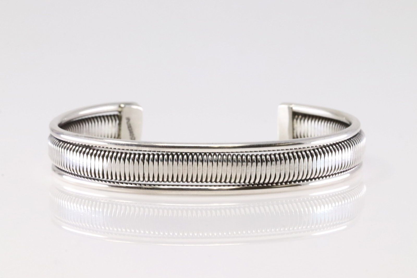 Native America Navajo Sterling Silver Solid Bracelet Cuff By Elaine Tahe.: This is a Native America Navajo Sterling Silver Solid Bracelet Cuff By Elaine Tahe.