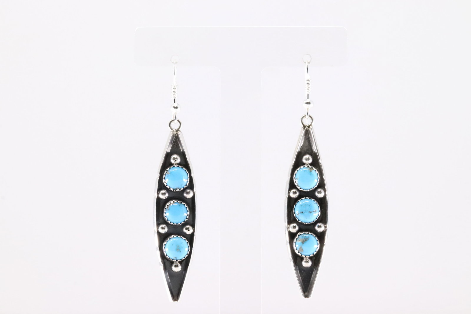 Native America Navajo Sterling Silver Kingman Turquoise Dangling Earring's By Reed Charley.: This is a Native America Navajo Sterling Silver Kingman Turquoise Dangling Earring's By Reed Charley.