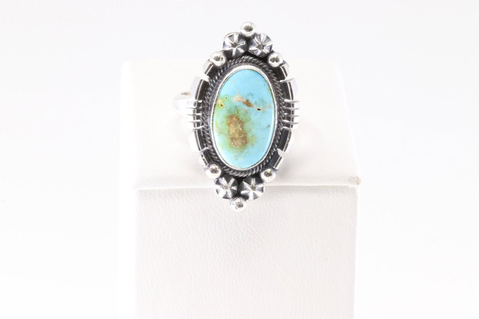 Native America Navajo Sterling Silver Sonora Gold Turquoise Ring By Marita Benally.: This is a Native America Navajo Sterling Silver Sonora Gold Turquoise Ring By Marita Benally. Ring size: 8.50.