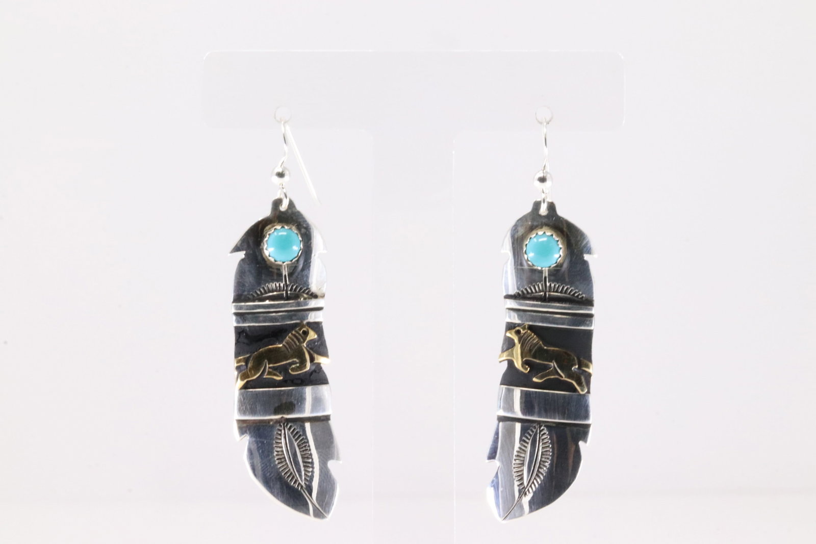 Native America Navajo Sterling Silver Turquoise Dangling Earring's By T&R Singer.: This is a Native America Navajo Sterling Silver Turquoise Dangling Earring's By T&R Singer.