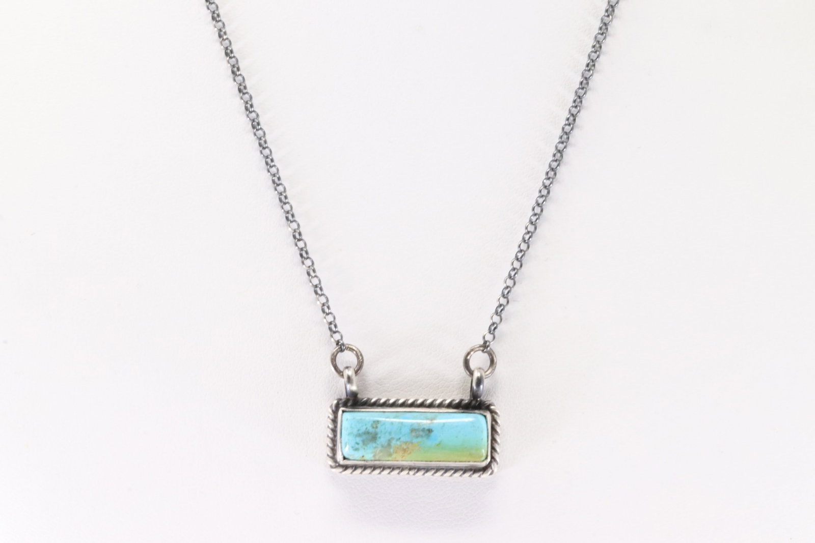 Native America Navajo Sterling Silver Kingman Turquoise Necklace By Johnny Dixon.: This is a Native America Navajo Sterling Silver Kingman Turquoise Necklace By Johnny Dixon. Necklace length: 18.00"