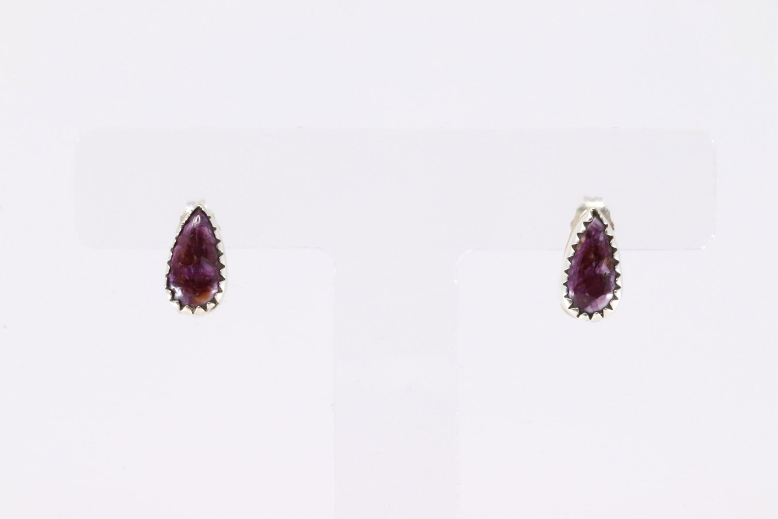 Native America Navajo Sterling Silver Purple Spiny Oyster Post Earring's By Robert Martinez.: This is a Native America Navajo Sterling Silver Purple Spiny Oyster Post Earring's By Robert Martinez.