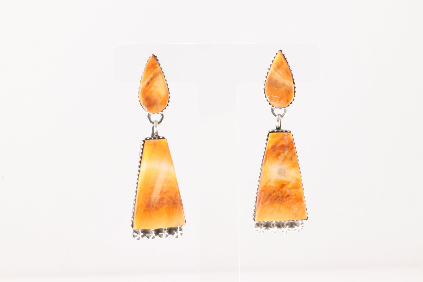 Native America Navajo Sterling Silver Spiny Oyster Post Dangling Earring's By Selina Warner.: This is a Native America Navajo Sterling Silver Spiny Oyster Post Dangling Earring's By Selina Warner.
