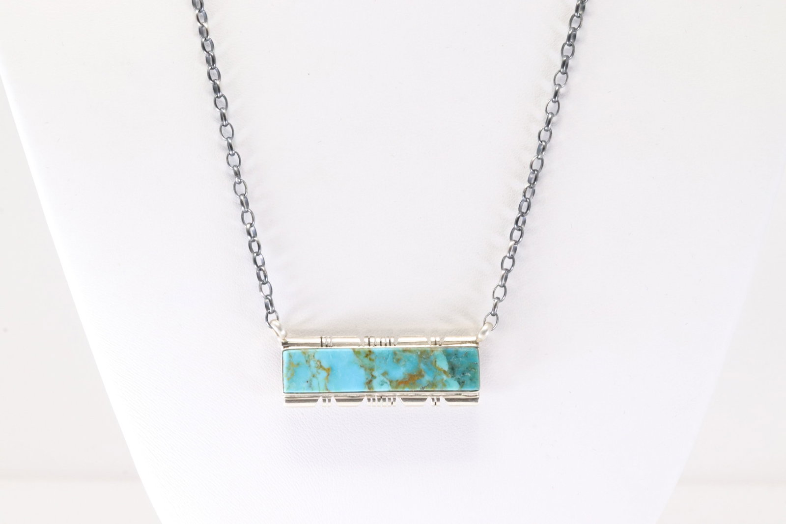 Native America Navajo Sterling Silver Kingman Turquoise Necklace By Steve Francisco.: This is a Native America Navajo Sterling Silver Kingman Turquoise Necklace By Steve Francisco. Necklace Length: 18.00.