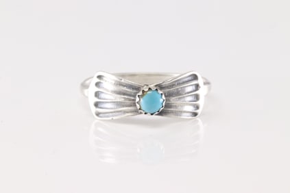 Native America Navajo Sterling Silver Turquoise Ring By Theresa Smith.