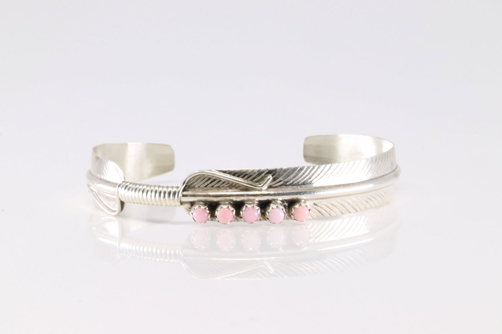 Native America Navajo Sterling Silver Pink Conch Bracelet Cuff By Aaron Davis. (1 of 4)