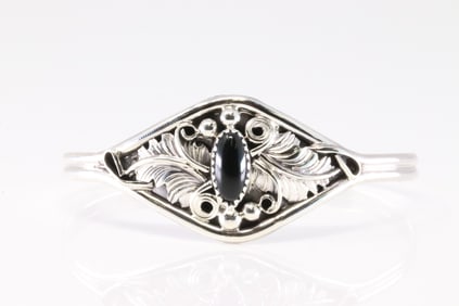 Native America Navajo Sterling Silver Black Onyx Bracelet Cuff By Harry B.Yazzie.
