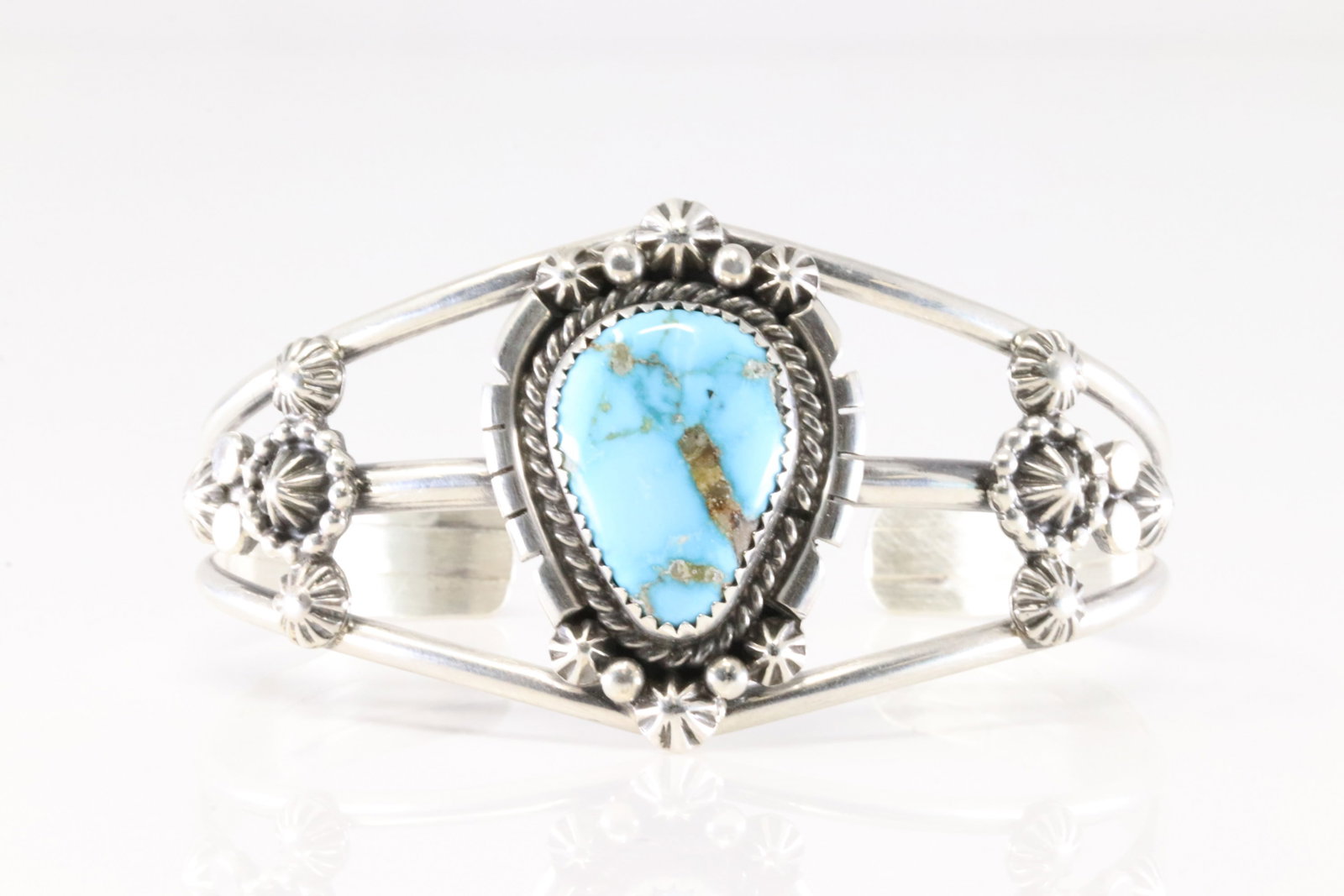 Native America Navajo Sterling Silver Kingman Turquoise Bracelet Cuff By Lorrine Yellowh.: This is a Native America Navajo Sterling Silver Kingman Turquoise Bracelet Cuff By Lorrine Yellowh.