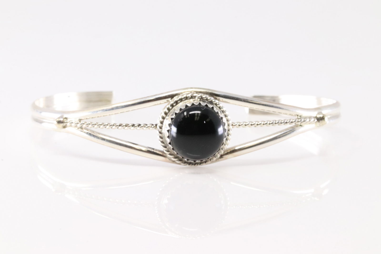 Native America Navajo Sterling Silver Black Onyx Bracelet Cuff By E.W.: This is a Native America Navajo Sterling Silver Black Onyx Bracelet Cuff By E.W.
