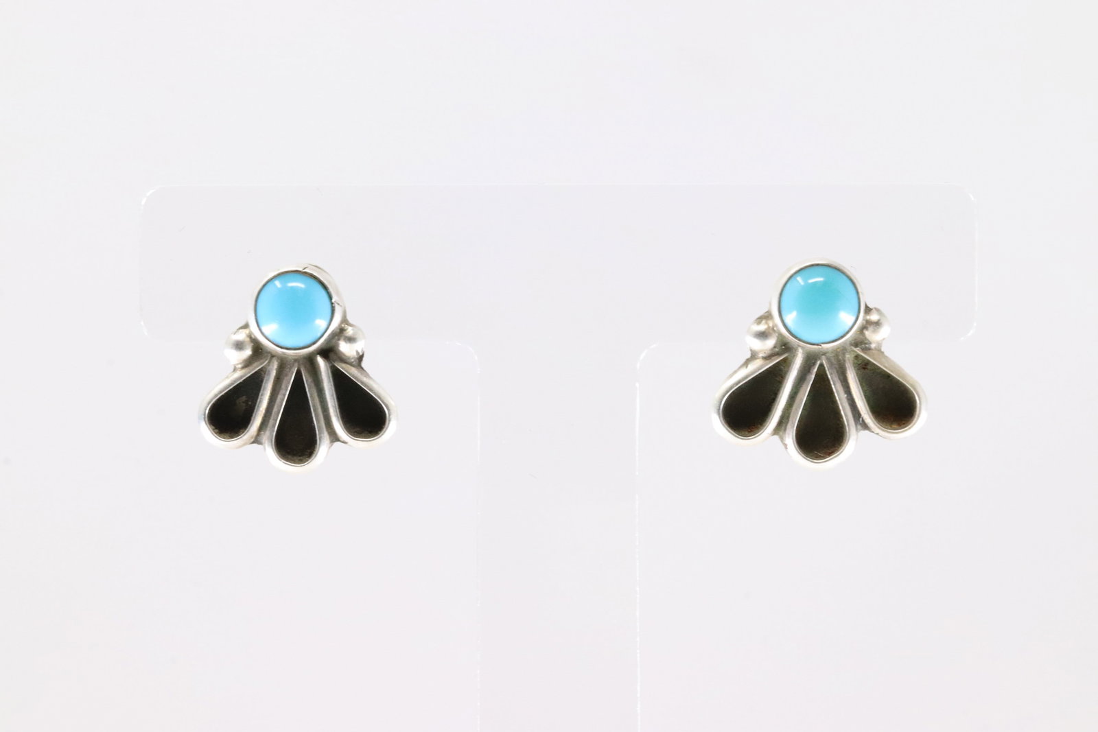 Native America Navajo Sterling Silver Kingman Turquoise Post Earring's By Gerildine James.: This is a Native America Navajo Sterling Silver Kingman Turquoise Post Earring's By Gerildine James.