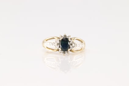 Sapphire & Diamond Ring 14Kt.