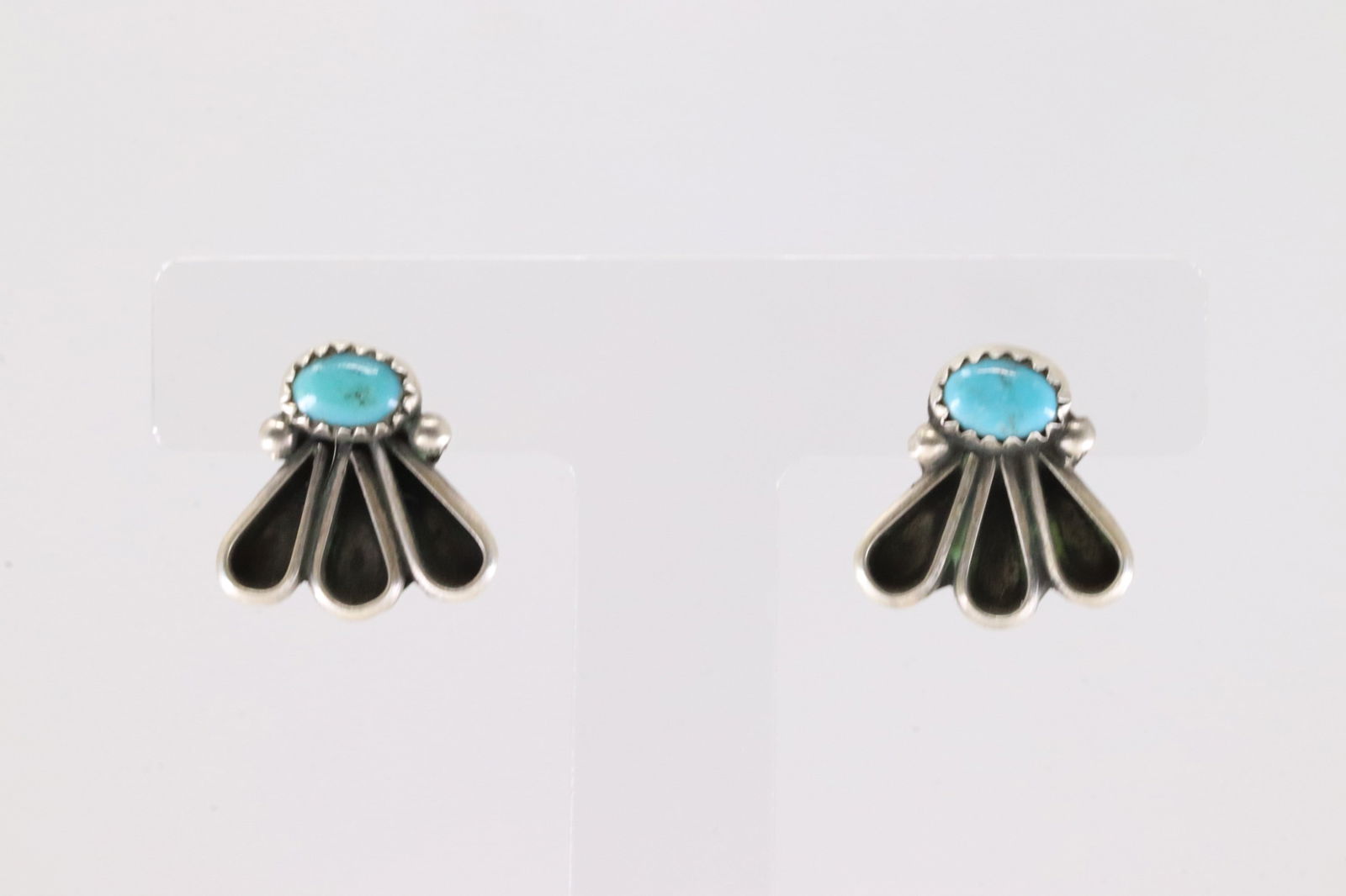 Native America Navajo Sterling Silver Turquoise Post Earring's By Geraldine James.: This is a Native America Navajo Sterling Silver Turquoise Post Earring's By Geraldine James.