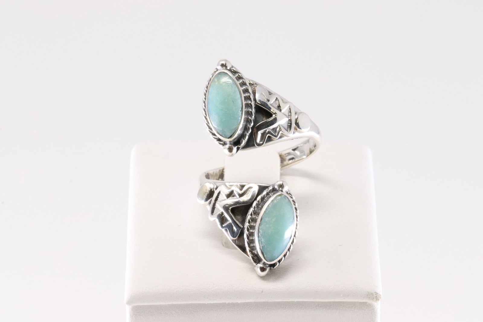 Native America Navajo Sterling Silver Turquoise Ring By Leroy Silversmith.: This is a Native America Navajo Sterling Silver Turquoise Ring By Leroy Silversmith. Ring size: 7.50.