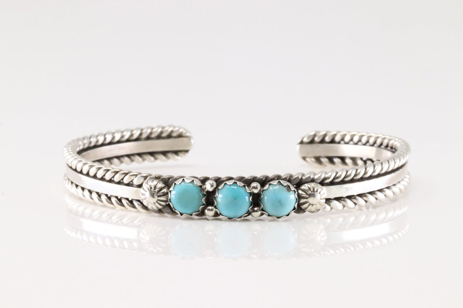 Native America Navajo Sterling Silver Turquoise Bracelet Cuff By R.King.: This is a Native America Navajo Sterling Silver Turquoise Bracelet Cuff By R.King.