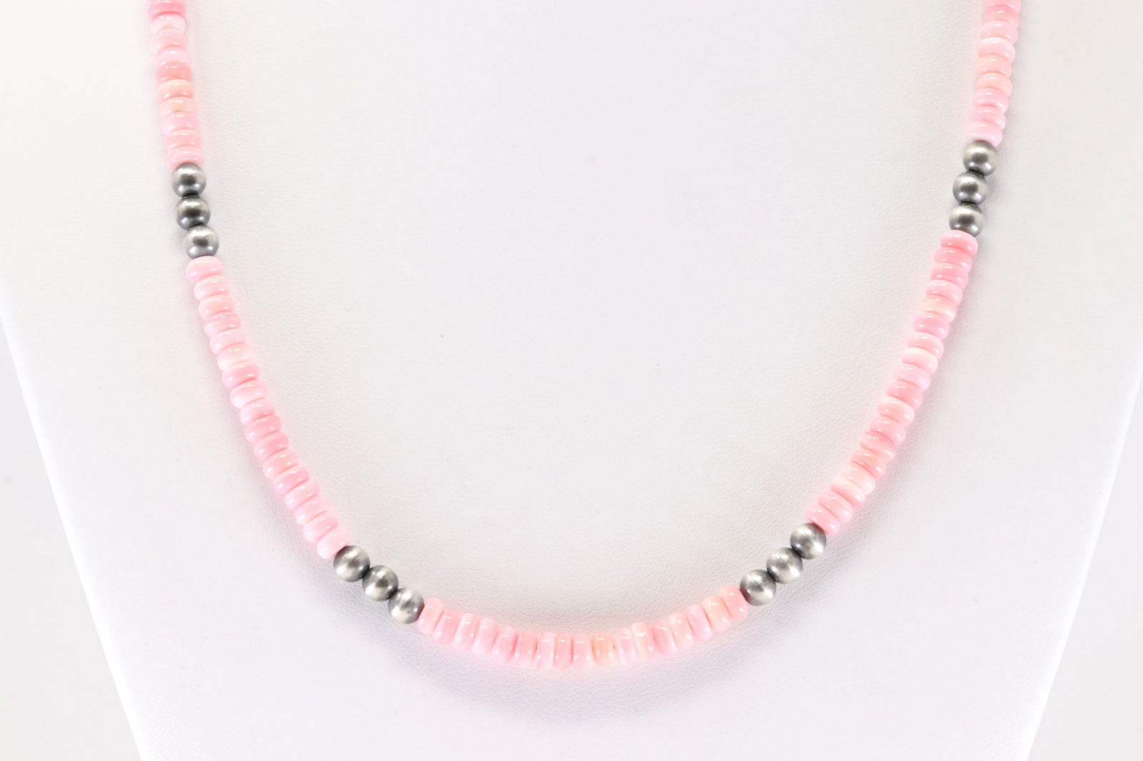 Native America Navajo Sterling Silver Pearl Beaded / Pink Conch Shell Necklace. (1 of 3)