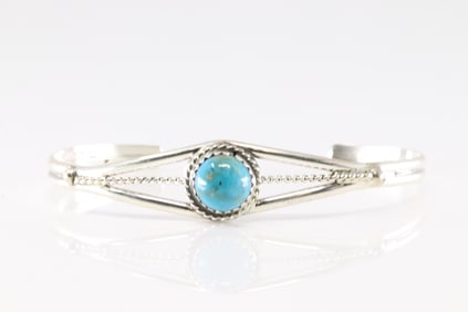 Native America Navajo Sterling Silver Turquoise Bracelet Cuff.