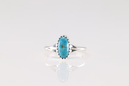 Native America Navajo Sterling Silver Turquoise Ring.