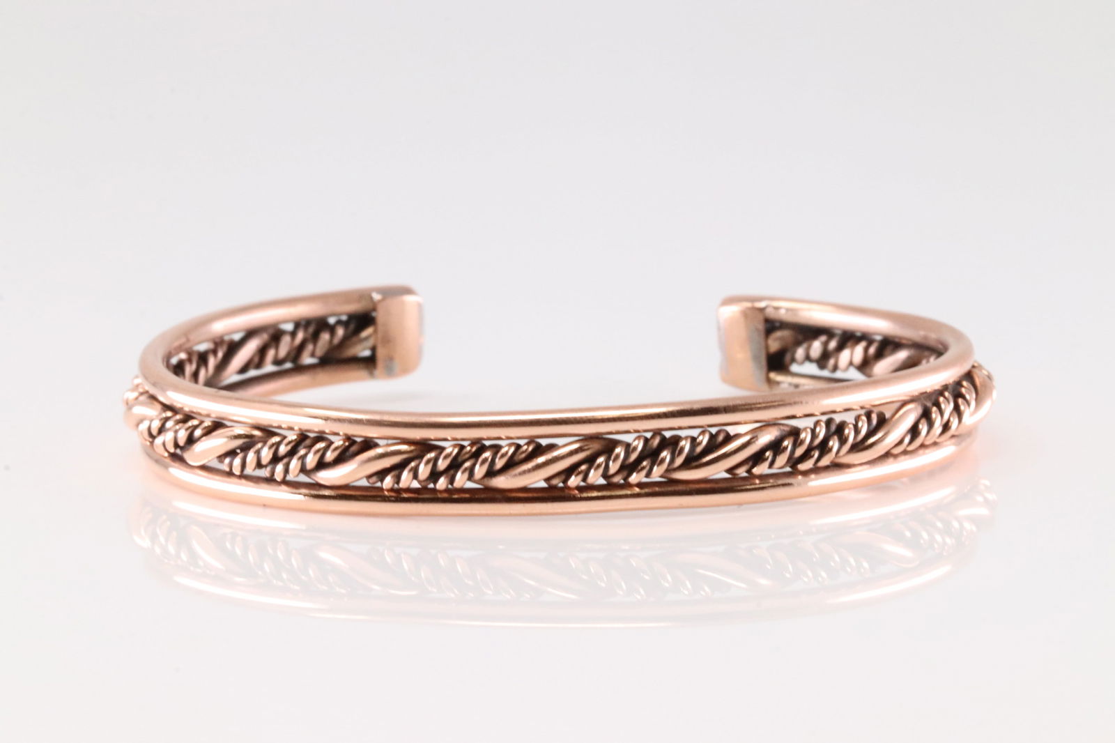Native America Navajo Copper Bracelet Cuff By Elaine Tahe.: This is a Native America Navajo Copper Bracelet Cuff By Elaine Tahe.