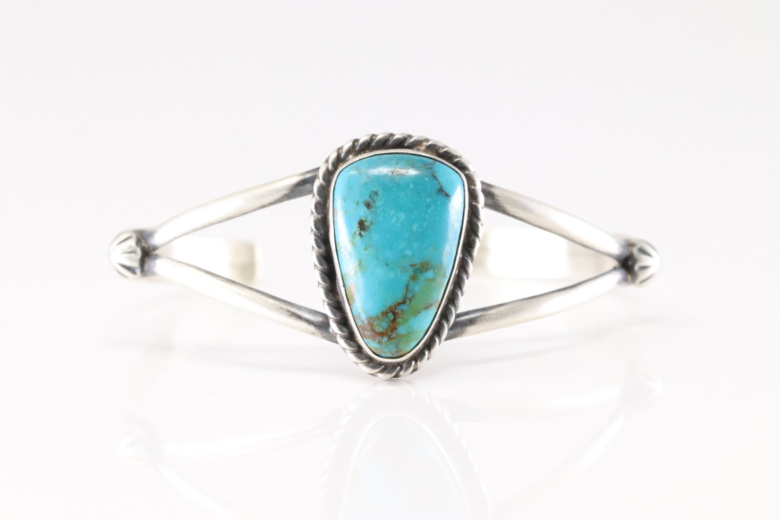 Native America Navajo Sterling Silver Kingman Turquoise Bracelet Cuff By Augustine Largo.: This is a Native America Navajo Sterling Silver Kingman Turquoise Bracelet Cuff By Augustine Largo.