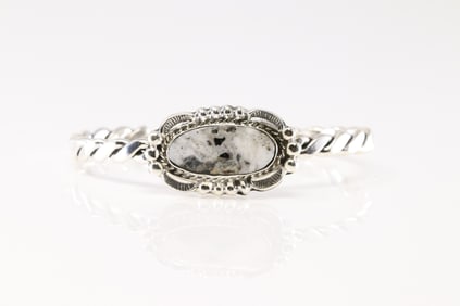 Native America Navajo Sterling Silver White Buffalo Bracelet Cuff By Leroy Silversmith.