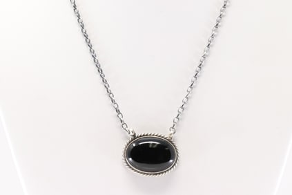 Native America Navajo Sterling Silver Black Onyx Necklace By Eugene Belone.