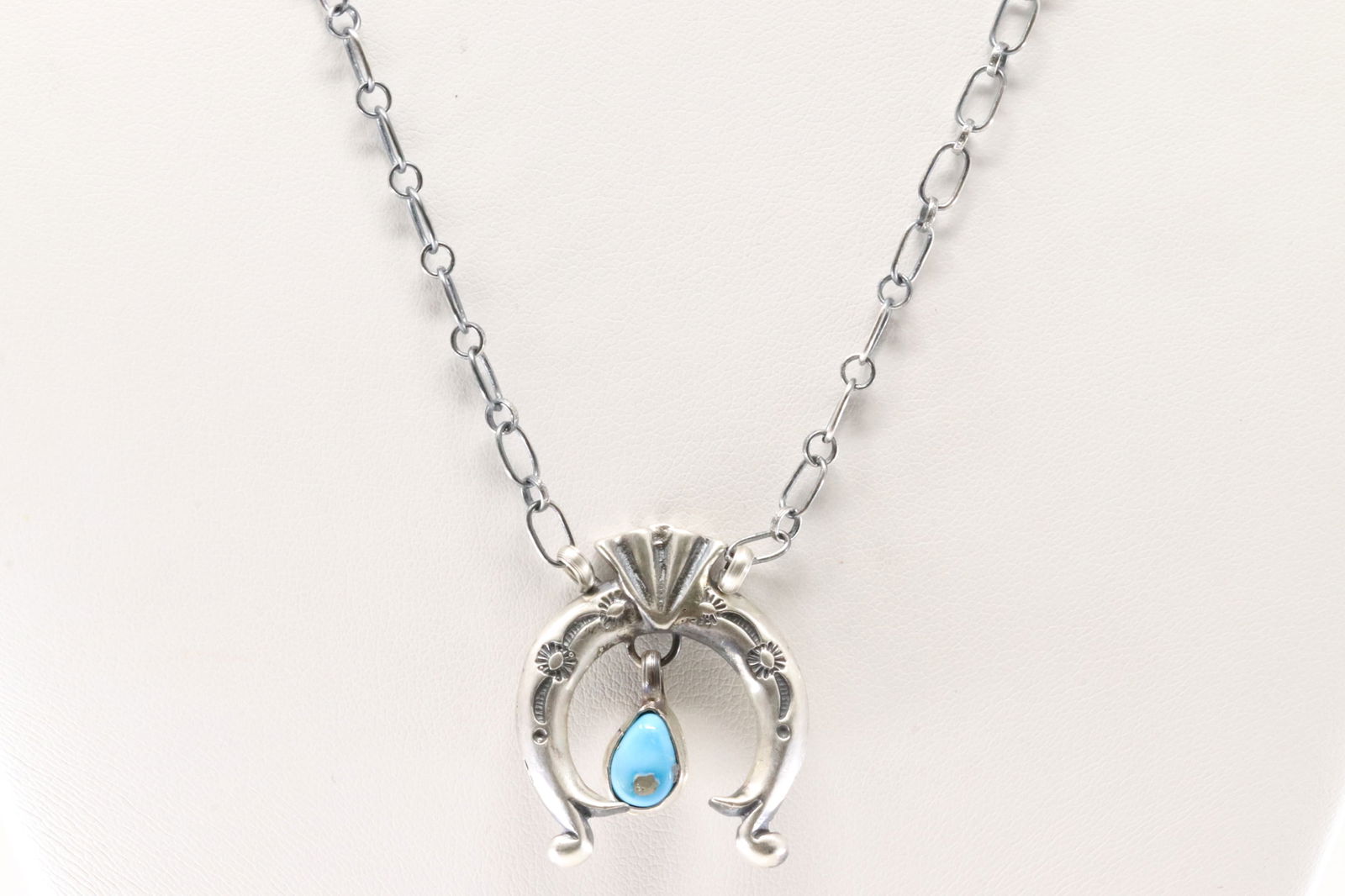 Native America Navajo Sterling Silver Turquoise Neckalce By Annette Chiquito. (1 of 4)