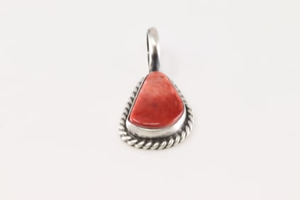 Native America Navajo Sterling Silver Spiny Osyter Pendent By Donovan Skeet.
