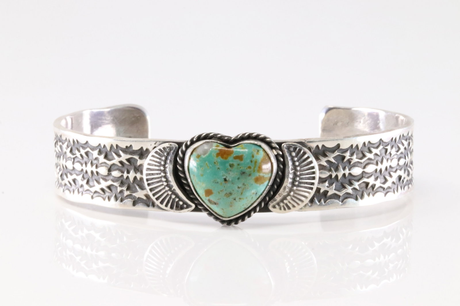 Native America Navajo Sterling Silver Kingman Turquoise Heart Bracelet Cuff By Sunshine Reeves.: This is a Native America Navajo Sterling Silver Kingman Turquoise Heart Bracelet Cuff By Sunshine Reeves.