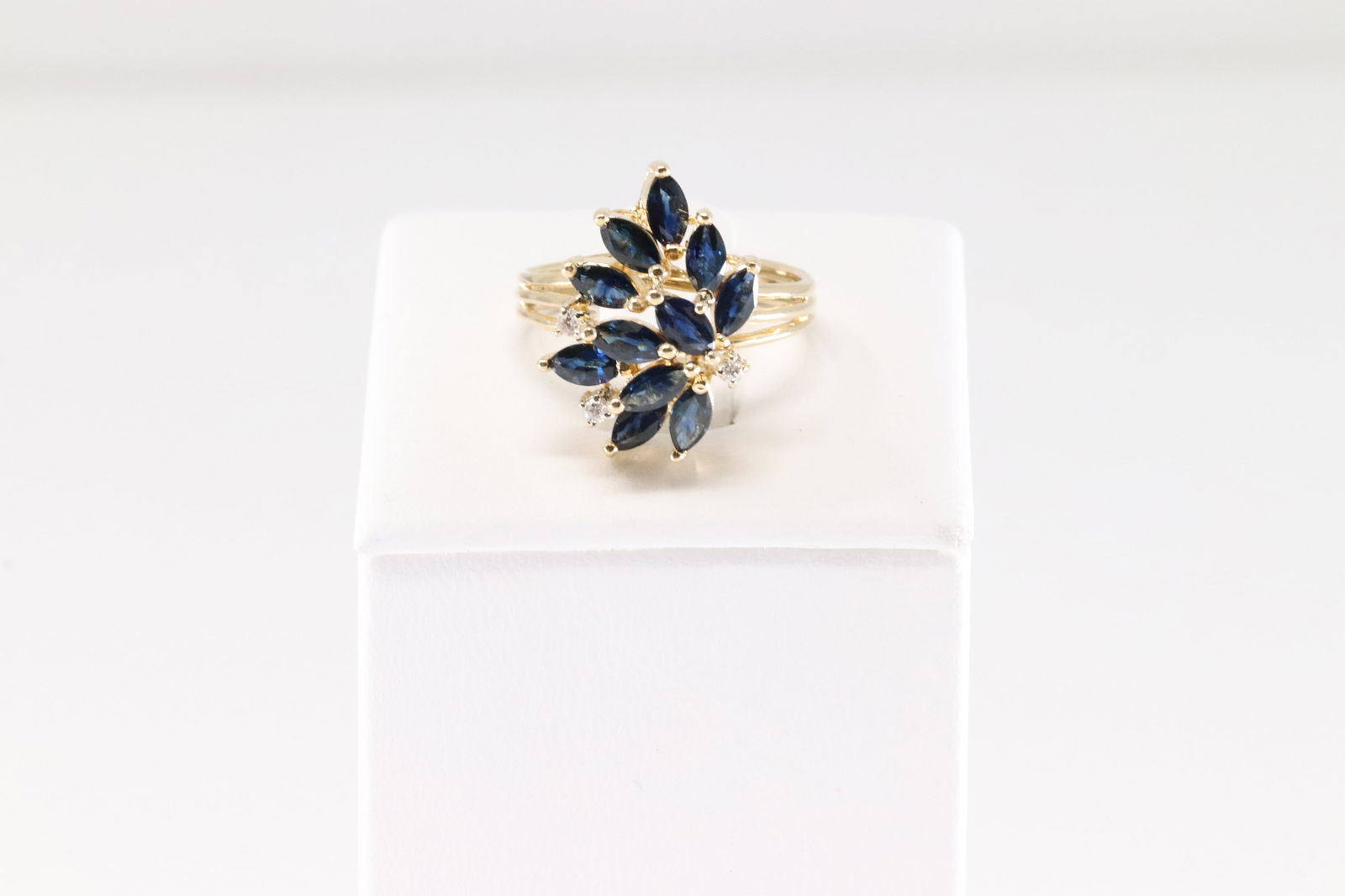 Sapphire & Diamond Ring 14Kt. (1 of 4)