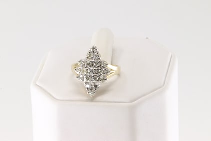 Elegant Diamond Ring 14Kt.