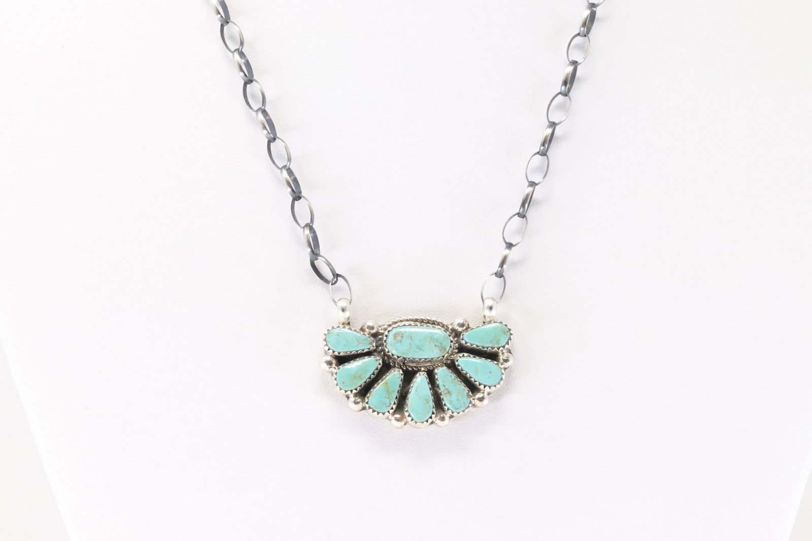 Native America Navajo Sterling Silver Kingman Turquoise Necklace By Alicia Wilson.: This is a Native America Navajo Sterling Silver Kingman Turquoise Necklace By Alicia Wilson. Stamp SIS AJW. Necklace length: 16.00"