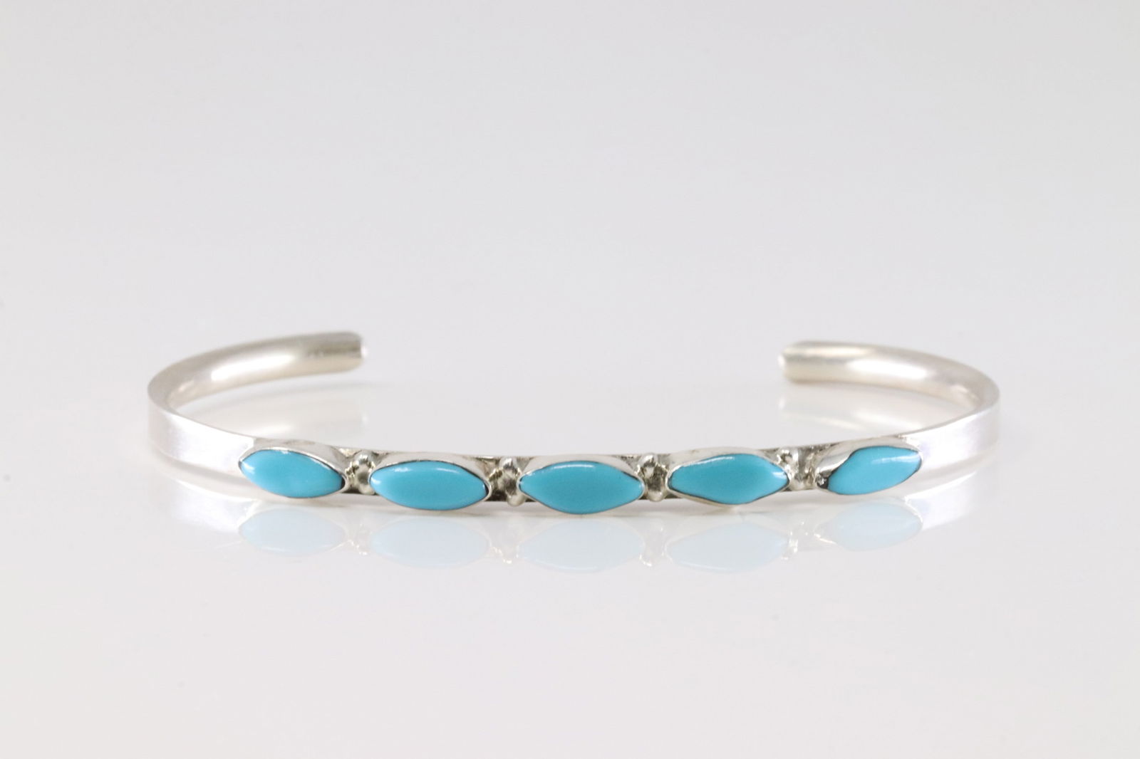 Native America Sterling Silver Turquoise Bracelet Cuff. (1 of 4)
