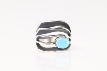 Native America Navajo Sterling Silver Turquoise Ring By James Bahe.