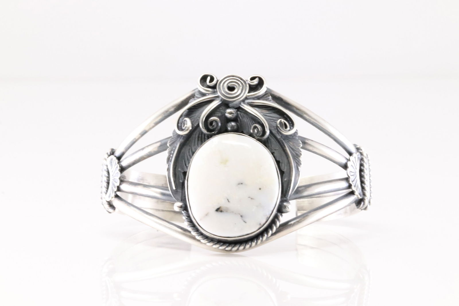 Native America Navajo Sterling Silver White Buffalo Bracelet Cuff By Jimmy Lee. (1 of 4)