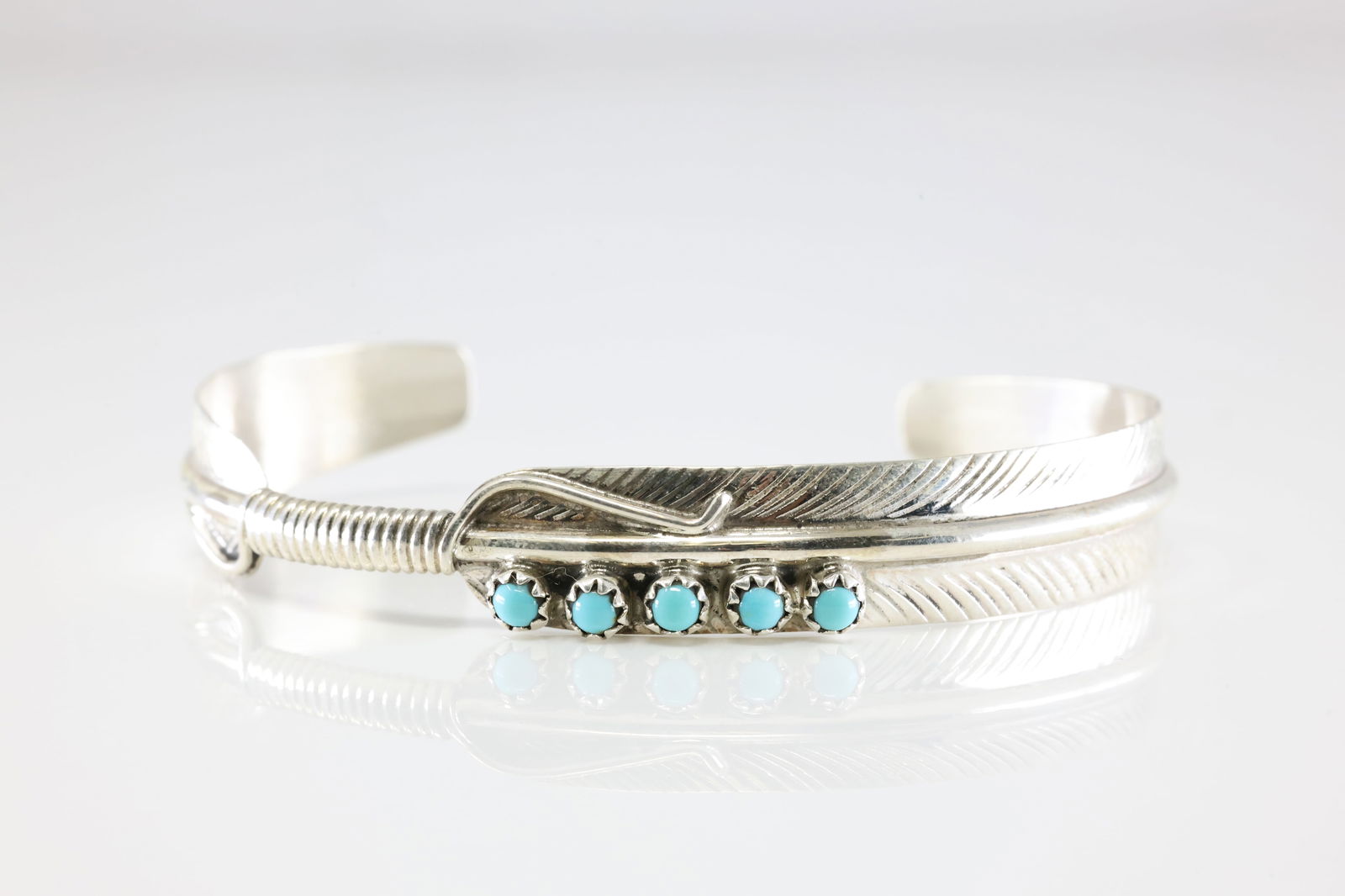 Native America Navajo Sterling Silver Turquoise Bracelet Cuff By Aaron Davis.: This is a Native America Navajo Sterling Silver Turquoise Bracelet Cuff By Aaron Davis. Stamp AD.