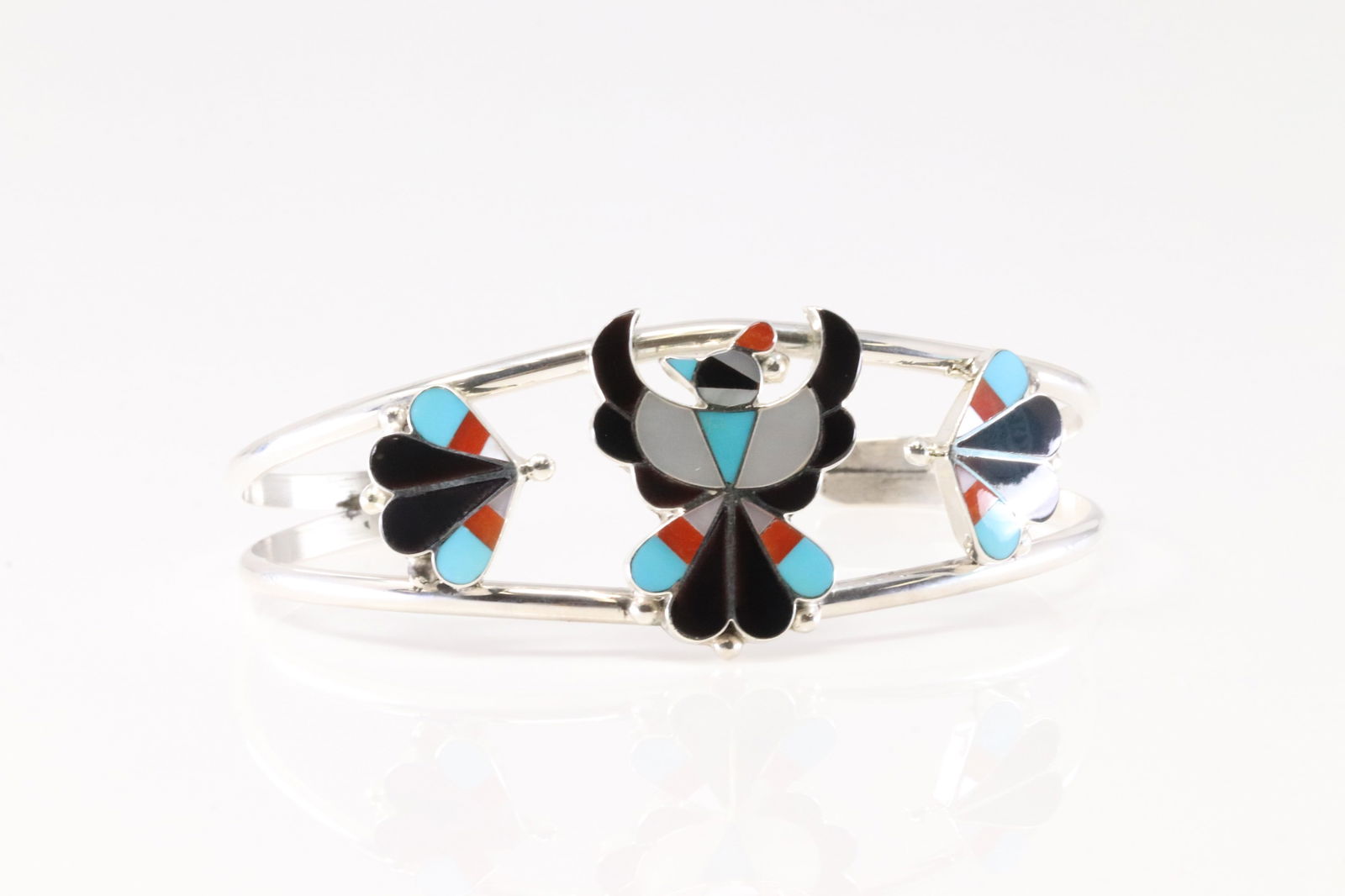 Native America Zuni Sterling Silver Multicolor Stone Bracelet Cuff By Breon Wallace.: This is a Native America Zuni Sterling Silver Multicolor Stone Bracelet Cuff By Breon Wallace. Stamp B. Wallace.