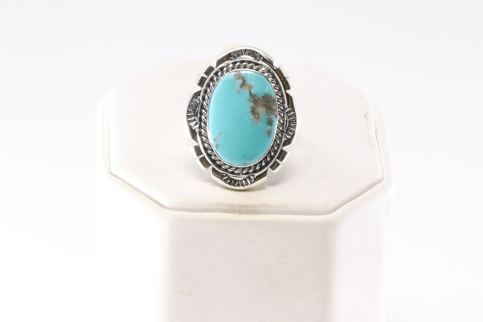 Native America Navajo Sterling Silver Turquoise Ring By Samuel Yellowhair.: This is a Native America Navajo Sterling Silver Turquoise Ring By Samuel Yellowhair. Ring Size: 7.00.