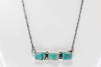 Native America Zuni Sterling Silver Kingman Turquoise Necklace By Jude Candelaria.